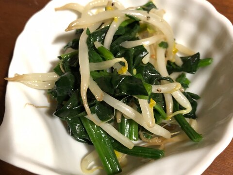 ほうれん草ともやしのごま油炒め